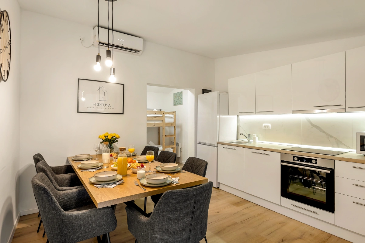 RHEA HOLIDAYHOMEFORTUNA 13